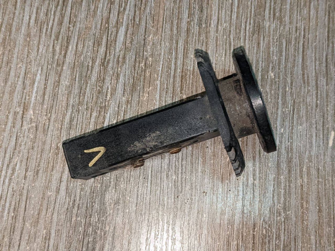 Крепление бампера переднего Mercedes-Benz E-Класс W212/S212/C207/A207 2010, 2.2 л., дизель, АКПП, седан, задний привод, правый руль, A2048800130 - фото №1