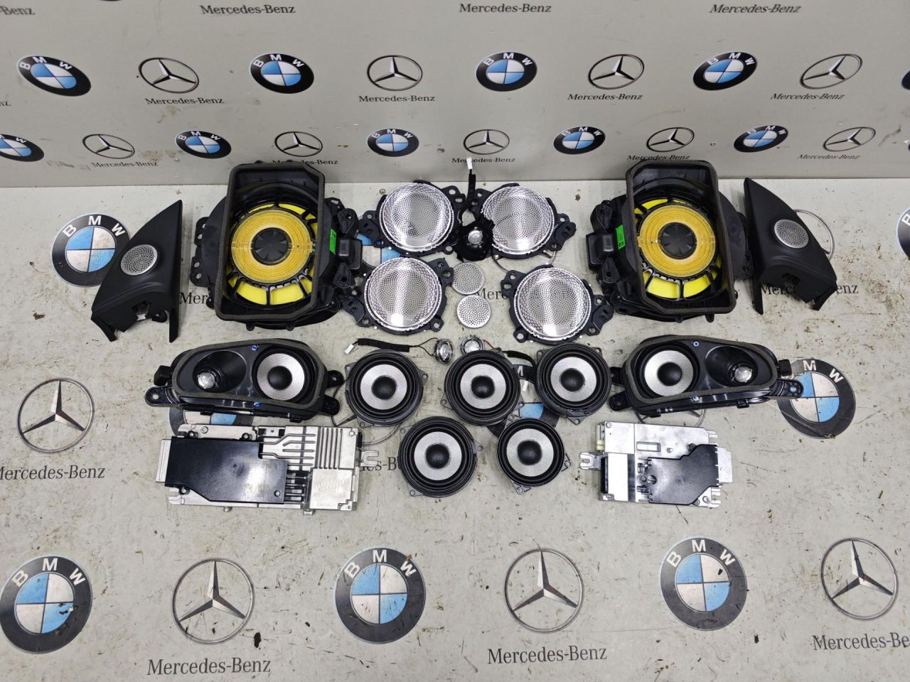 комплект акустики BMW XM G09 2024, 4.4 л., бензин, 475, полный привод, 2622773, 2622510, 5A9BF95, 5A52E25, 7952129, 7952130, 5A012D4, 5A012D3, 5A012E2, 5A012E1, 5A12120, 5A12119 - фото №1