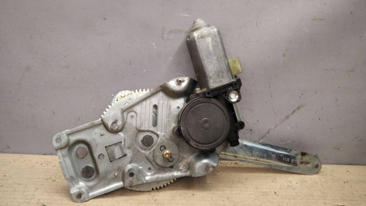 стеклоподъемник задний правый BMW 3 серия E36 1996, универсал, 8119775, 8119776 - фото №1