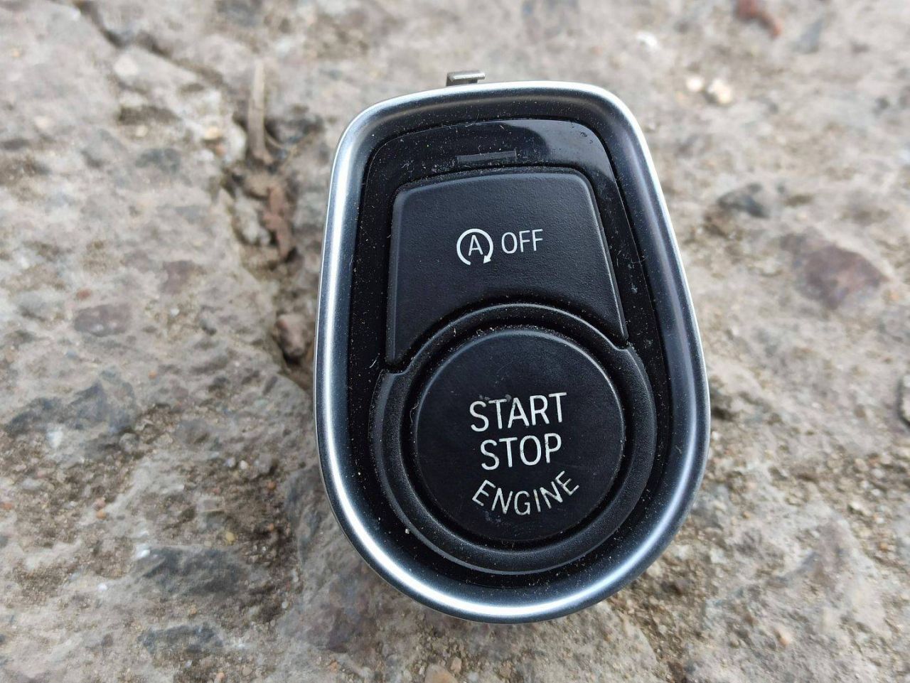 кнопка запуска двигателя BMW 2012, 3.5 л., бензин, АКПП, седан, задний привод, 9250734 - фото №1