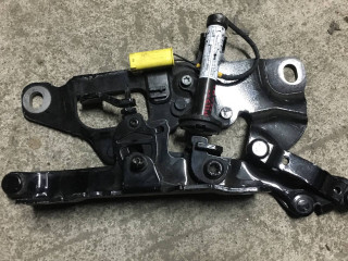 петля капота левая BMW 2016, 2.0 л., B47 D20 A, дизель, АКПП, черный, седан, 7249887