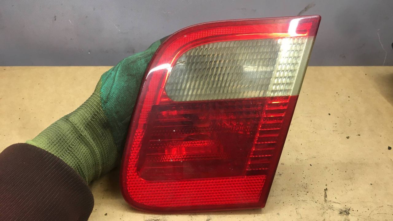 фонарь задний BMW 3 серия E46 2003, 8364924 - фото №1