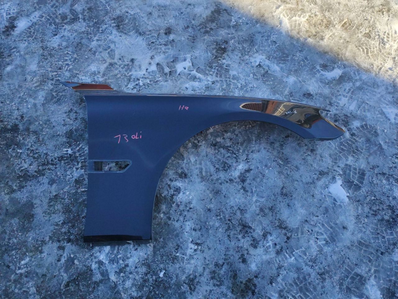 крыло переднее правое BMW 7 серия F01/F02 2010 - фото №1