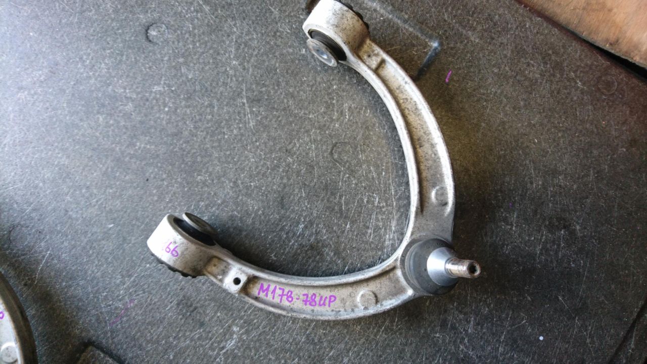 рычаг передний правый Mercedes-Benz M-Класс W166 2015, 3.0 л., OM 642.826, дизель, АКПП, cthsq, внедорожник 5 дв. - фото №1