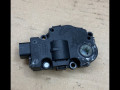 моторчик заслонки печки Mercedes-Benz M-Класс W164 2006, 3.0 л., OM 642.940, дизель, АКПП, внедорожник 5 дв. - фото №2