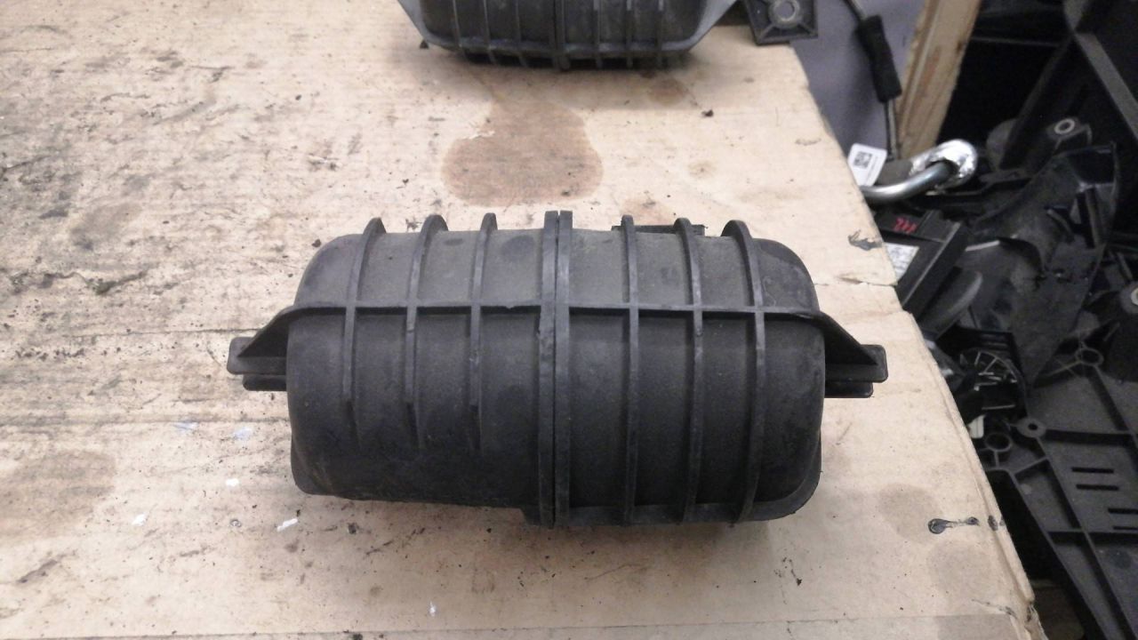 фланец (тройник) системы охлаждения BMW X5 E70 2007, 3.0 л., дизель, АКПП, 2247744 - фото №1