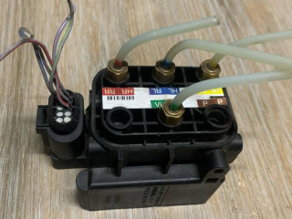 блок клапанов пневмоподвески Mercedes-Benz S-Класс W222/C217/A217 2015, 3.0 л., OM 642.861, дизель, АКПП, седан, A0993200058