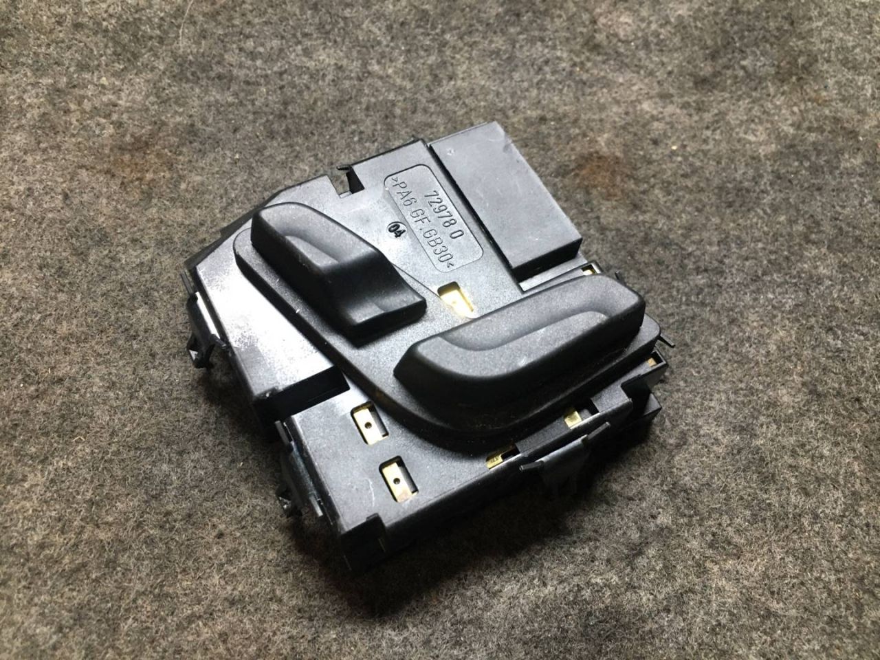 блок управления сиденьем Mercedes-Benz E-Класс W212/S212/C207/A207 2010, 2.2 л., дизель, АКПП, седан, задний привод, A2048701758 - фото №1