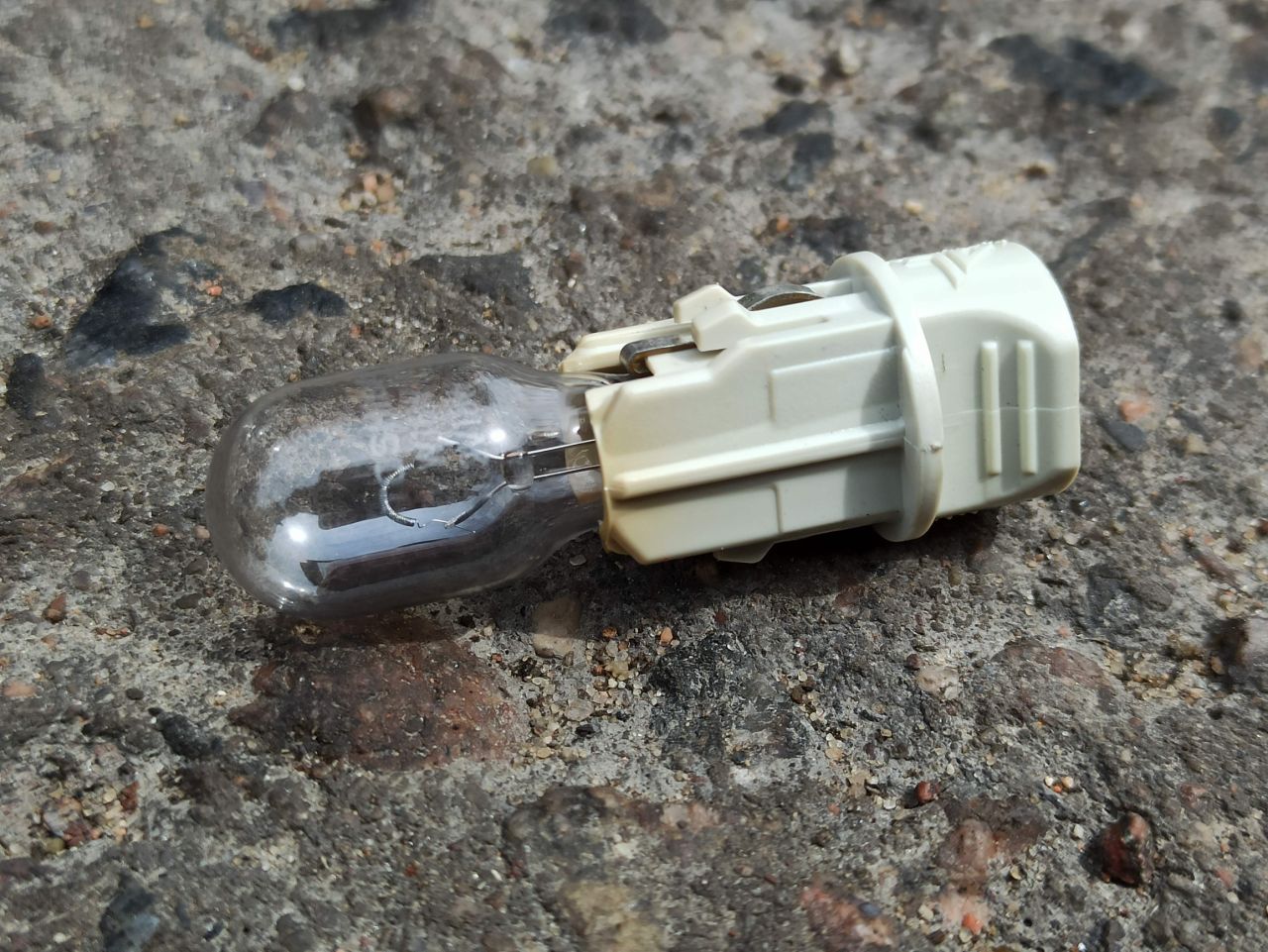 патрон фонаря BMW 7 серия F01/F02 2011, 3.0 л., N54 B30 A, бензин, седан - фото №1