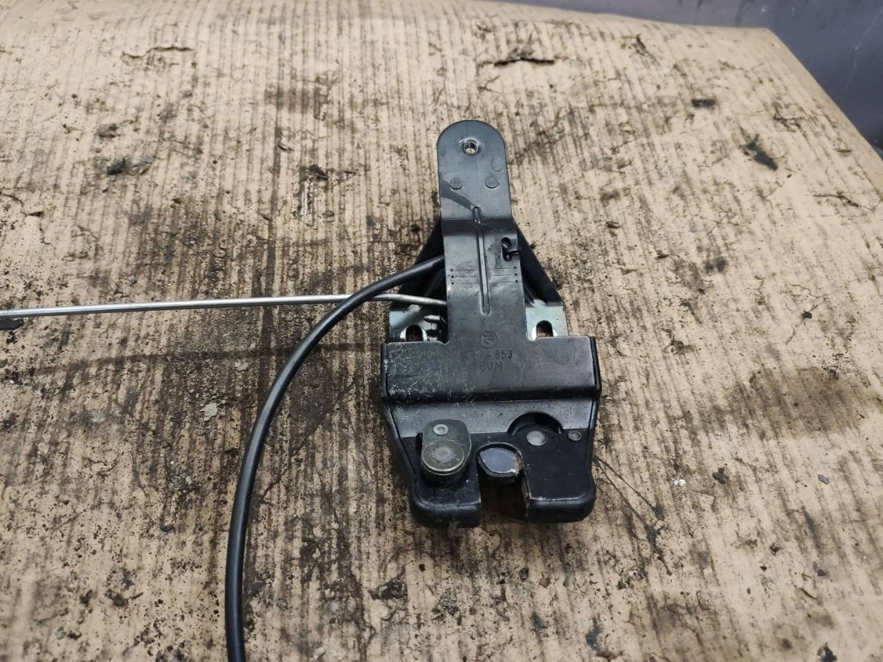 замок багажника BMW 8 серия E31 1998, 8174853 - фото №1