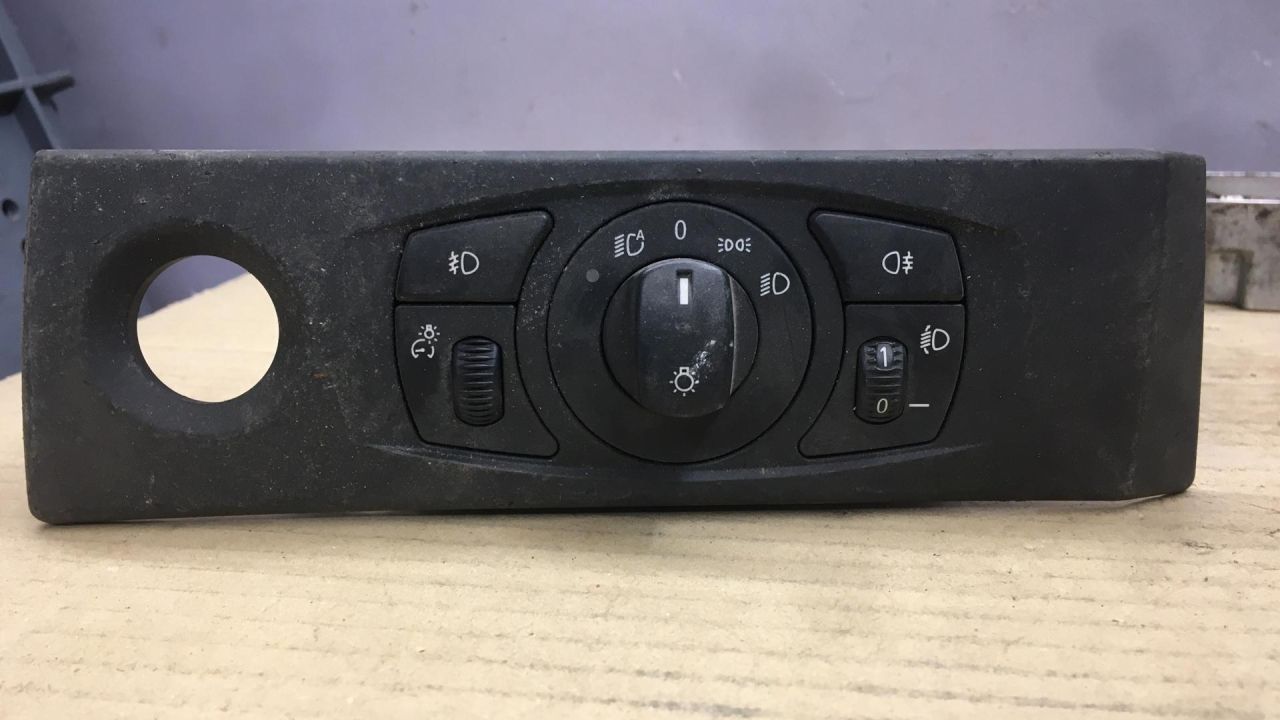 переключатель света BMW 5 серия E60/E61 2005, 2.2 л., АКПП, седан, 6953737, 61316953737 - фото №1