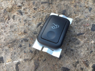 кнопка открытия багажника Mercedes-Benz C-Класс W204/S204 2009, 3.0 л., M 272.948, бензин, A2048707051