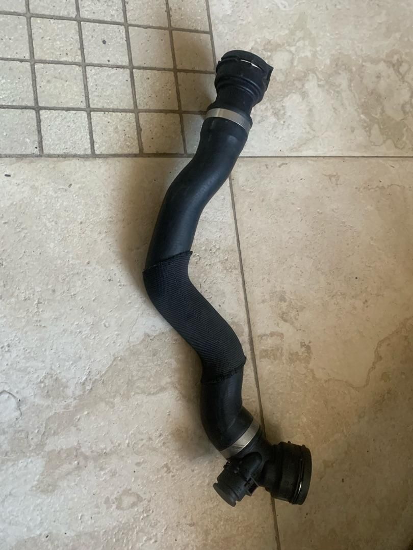 патрубок радиатора BMW 2016, 3.0 л., N57 D30 A, дизель, 17128514218, 8514218 - фото №1