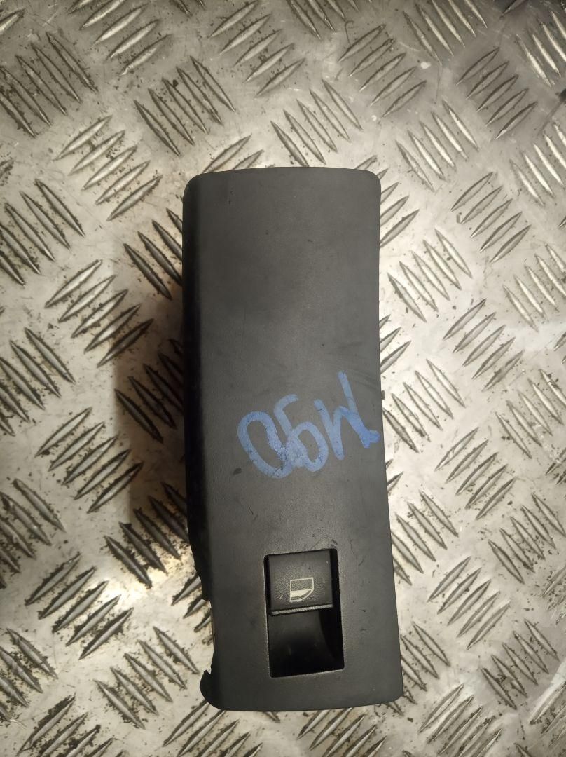 кнопка стеклоподъемника двери передней правой BMW X5 E53 2002, 4.4 л., бензин, АКПП, внедорожник 5 дв., 6916604 - фото №1