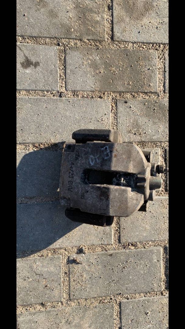 суппорт BMW X5 E70 2008, 3.0 л., дизель, АКПП, внедорожник 5 дв. - фото №1