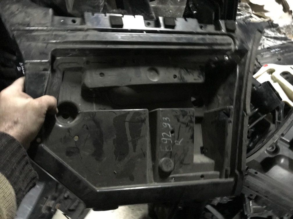 Крепление бампера переднего BMW 3 серия E90/E91/E92/E93 2007, 2.5 л., N52 B25 A, бензин, АКПП, кабриолет, 7128246, 51127128246 - фото №1