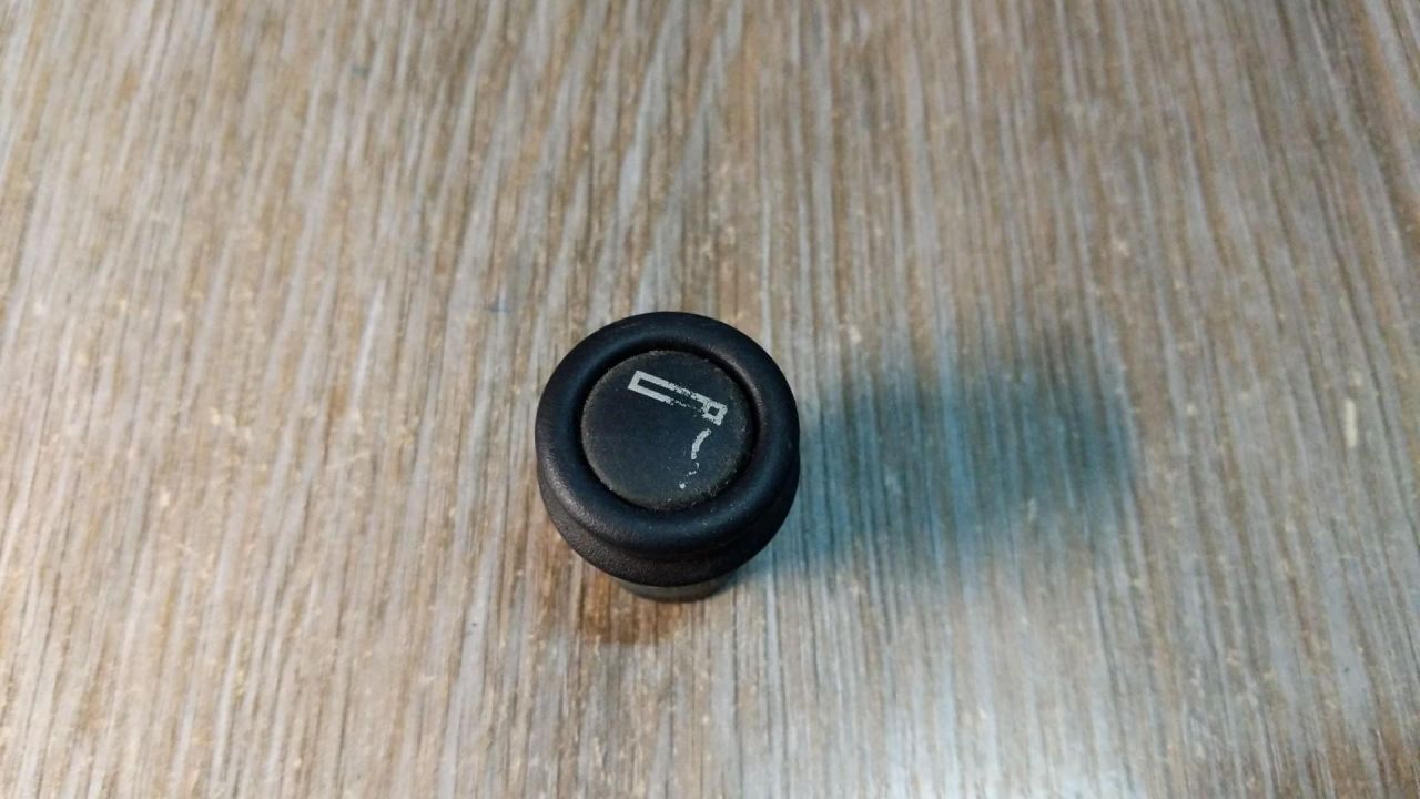 прикуриватель BMW 3 серия E90/E91/E92/E93 2007, 2.0 л., N47 D20 A, дизель, АКПП, универсал, 6969134 - фото №1