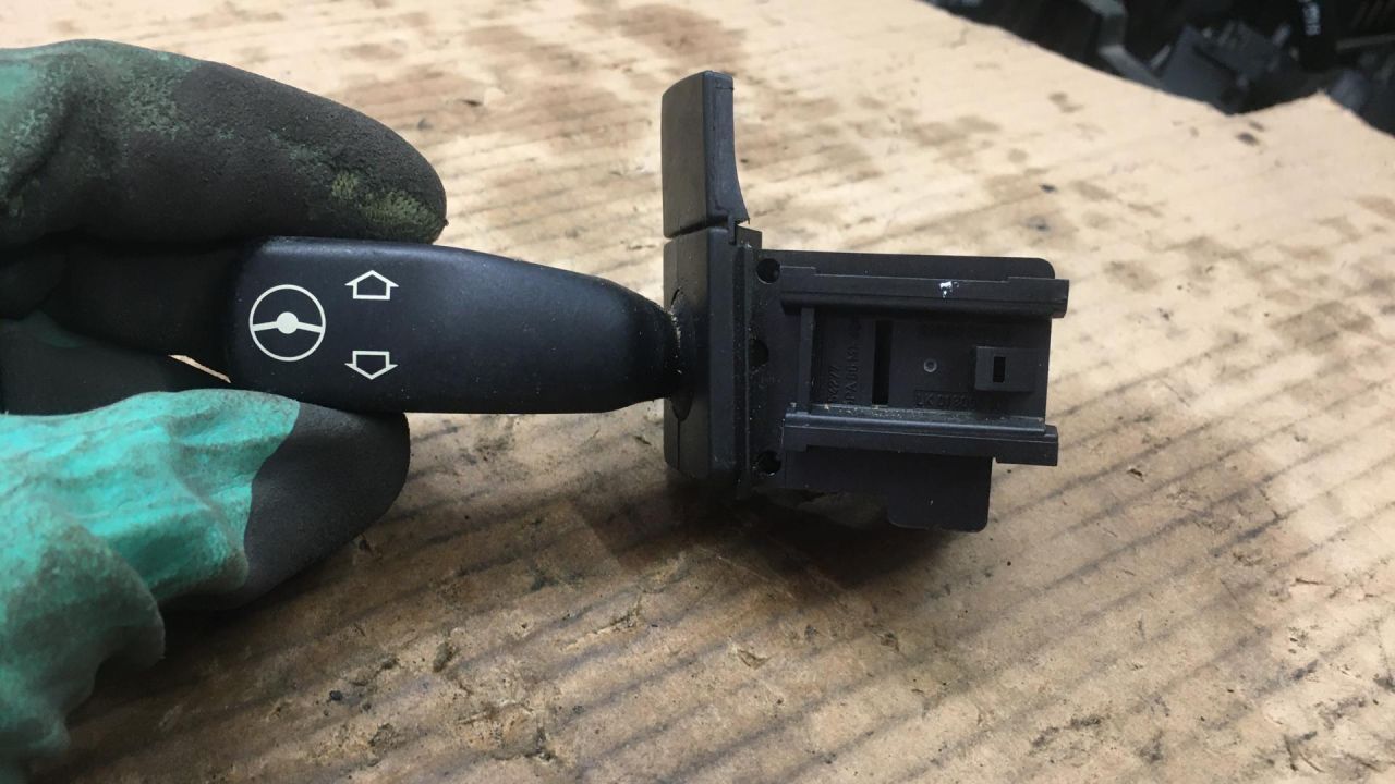 выключатель регулировки рулевой колонки BMW X5 E53 2002, 4.4 л., бензин, АКПП, внедорожник 5 дв., 8373901 - фото №1