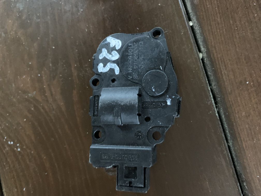 Заслонка печки/климат-контроля BMW X3 F25 2013, 2.0 л., N47 D20 C, дизель, АКПП, черный, внедорожник 5 дв., EFB43605, 200620143B - фото №1