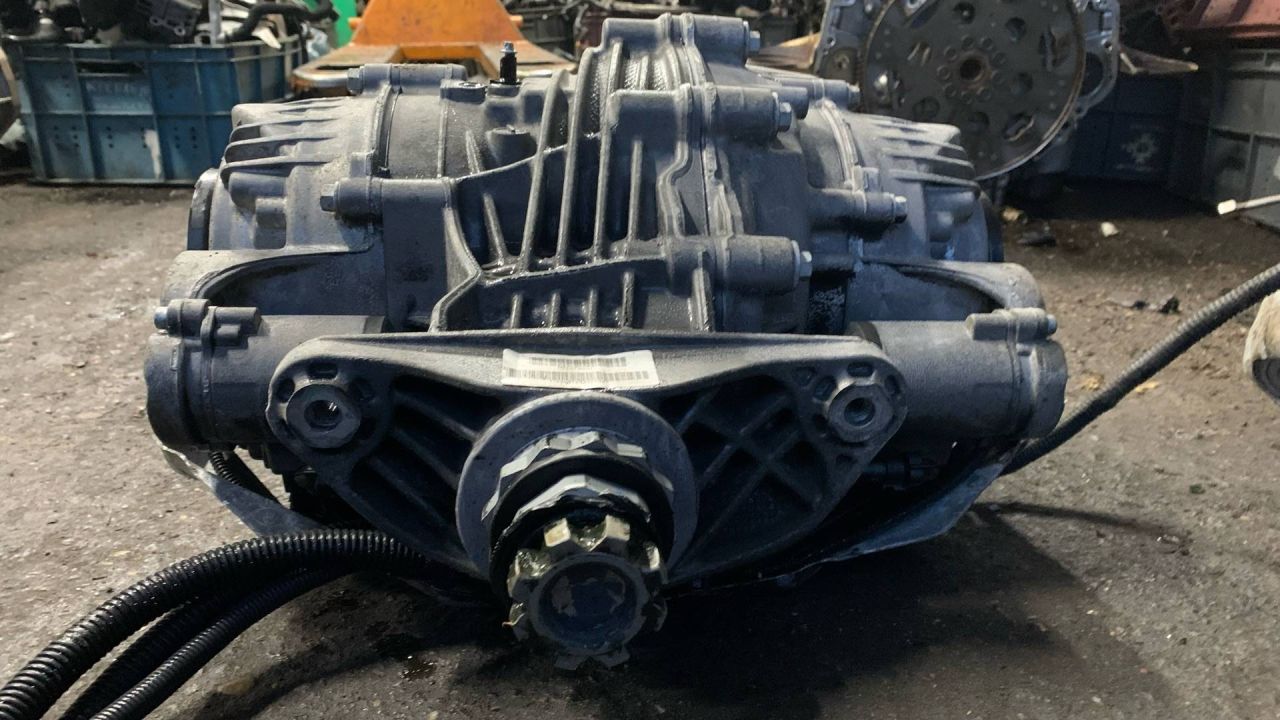 редуктор заднего моста BMW X5 M E70 2010, 4.4 л., S63 B44 A, бензин, правый руль, 7597990 - фото №1