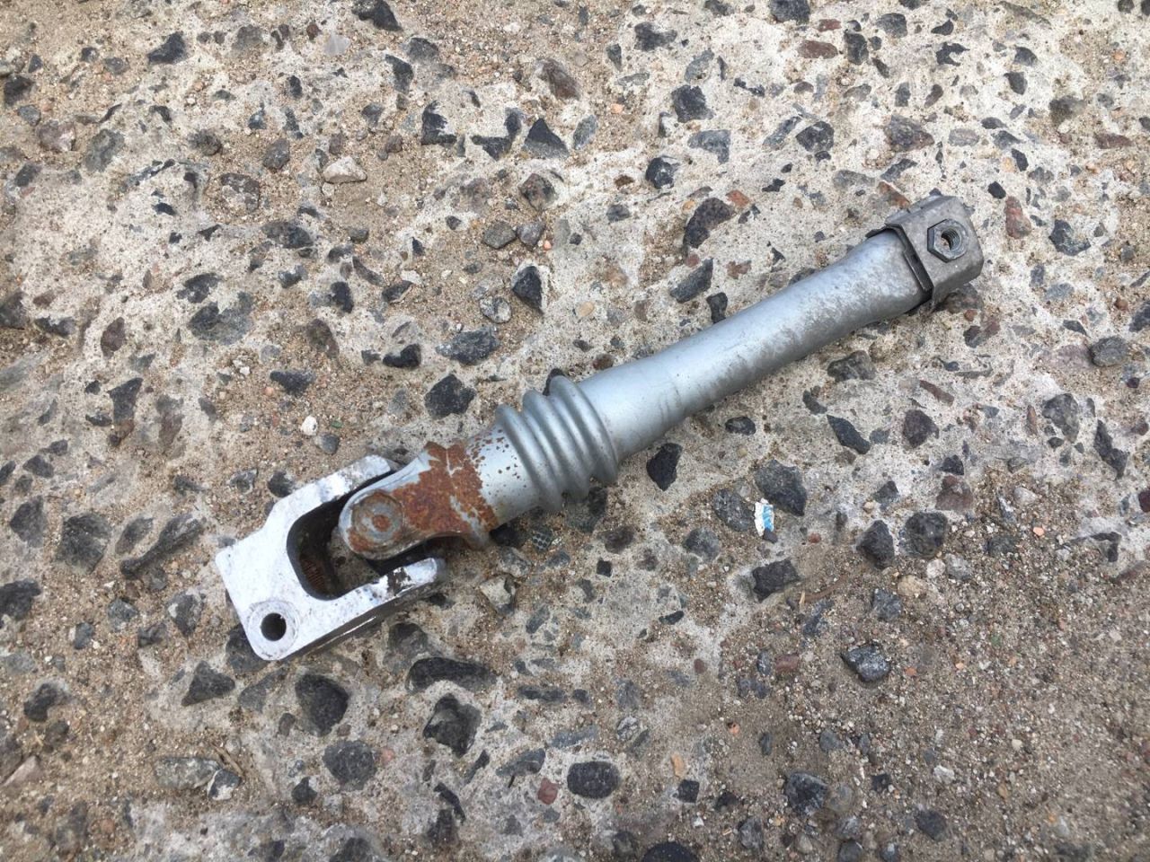 рулевой карданчик Mercedes-Benz C-Класс W204/S204 2009, 3.0 л., M 272.948, бензин, A2044620078 - фото №1