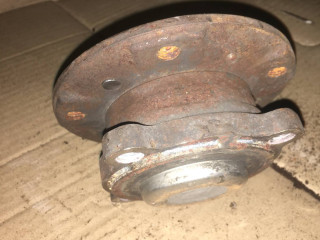 ступица передняя правая BMW 3 серия E90/E91/E92/E93 [рестайлинг] 2008, 4.0 л., S65 B40 A, бензин, АКПП, темно-синий, кабриолет