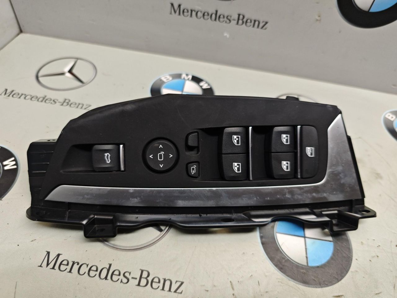 блок управления стеклоподъемниками BMW 2023, 475, 5A5AAA3 - фото №1