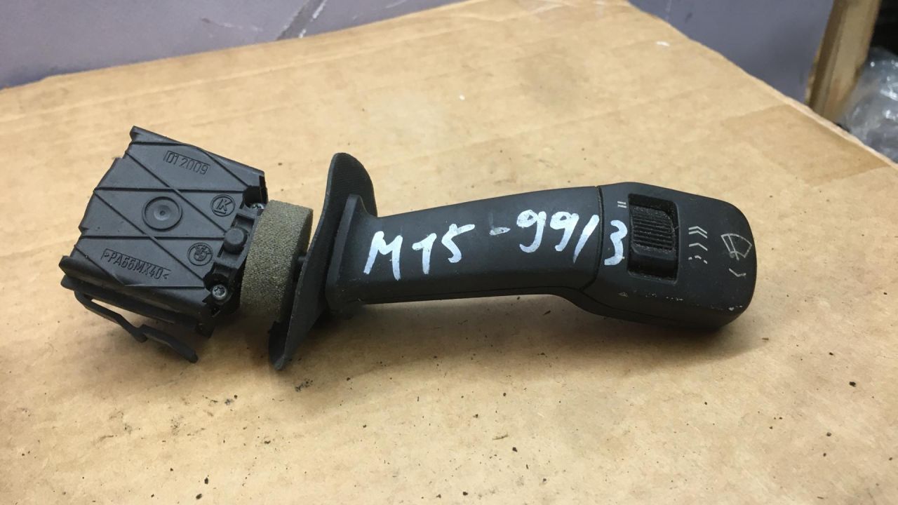 переключатель дворников BMW 5 серия E39 1999, 3.0 л., бензин, АКПП, седан, 8352013 - фото №1