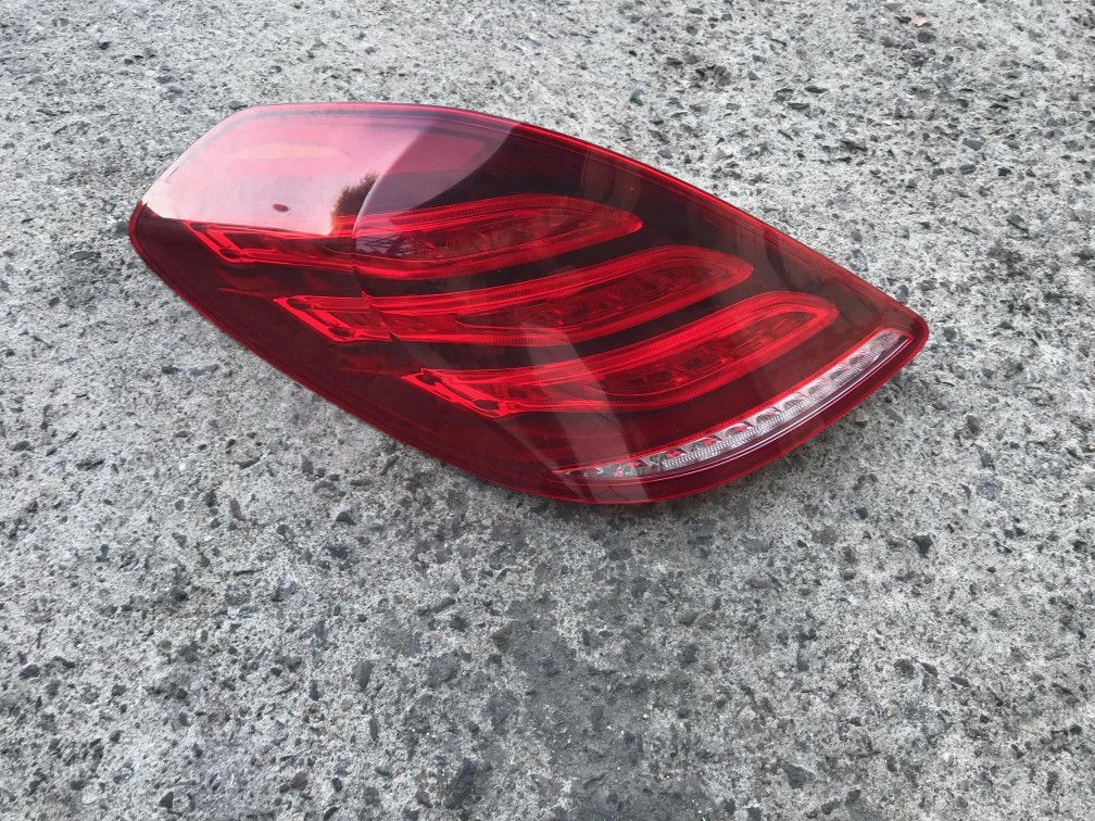 фонарь задний левый Mercedes-Benz S-Класс W222/C217/A217 2014, 3.0 л., OM 642.861, дизель, АКПП, серебристый, седан, A2229065401 - фото №1