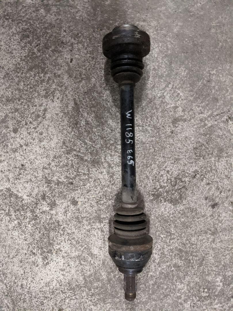 полуось задняя (приводной вал, ШРУС) BMW 7 серия E65/E66/E67 2003, 6.0 л., N73 B60 A, бензин, АКПП, седан, 7518455 - фото №1