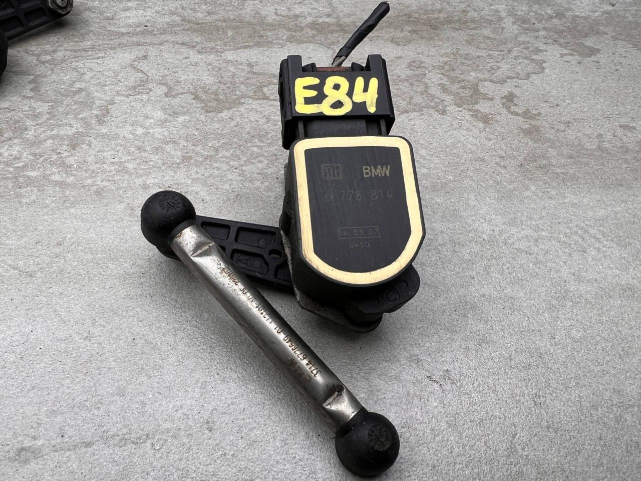 датчик дорожного просвета BMW X1 E84 2009, 6778814 - фото №1