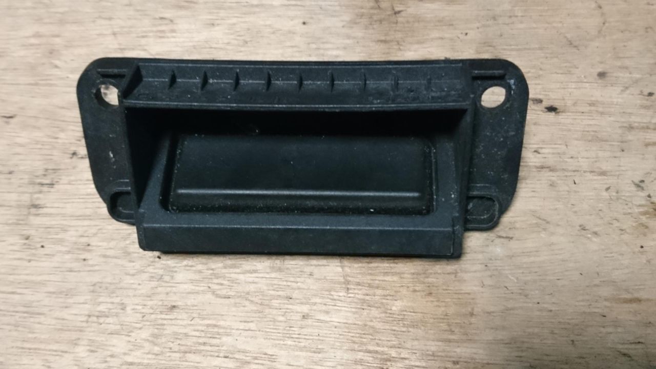 ручка крышки багажника Mercedes-Benz 2013, 2.1 л., OM 651.913, дизель, АКПП, седан, A2047500293 - фото №1