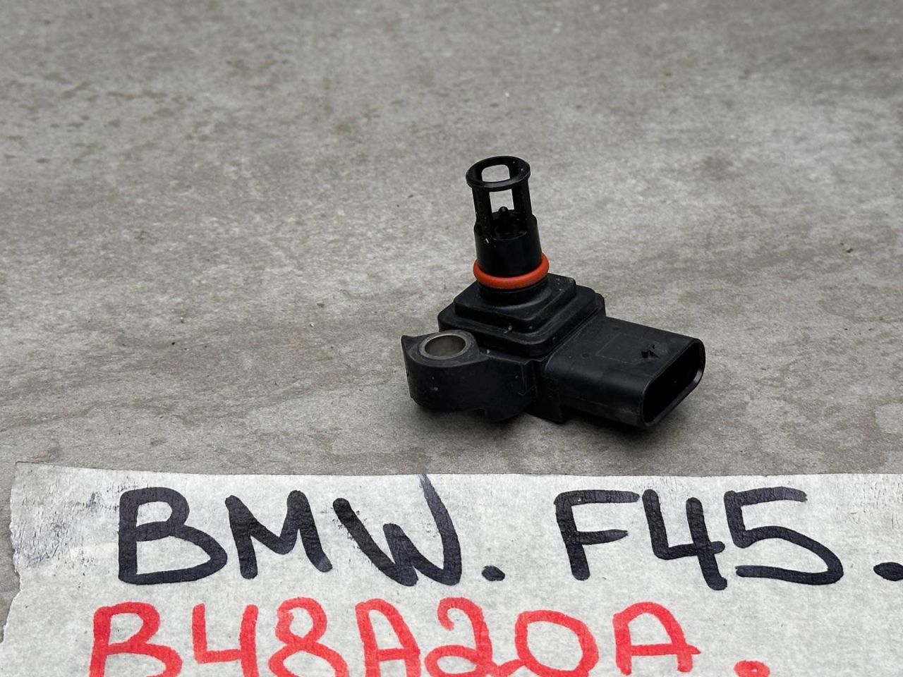 датчик абсолютного давления BMW 2 серия Active Tourer F45 2015, 2.0 л., бензин, 8637897 - фото №1