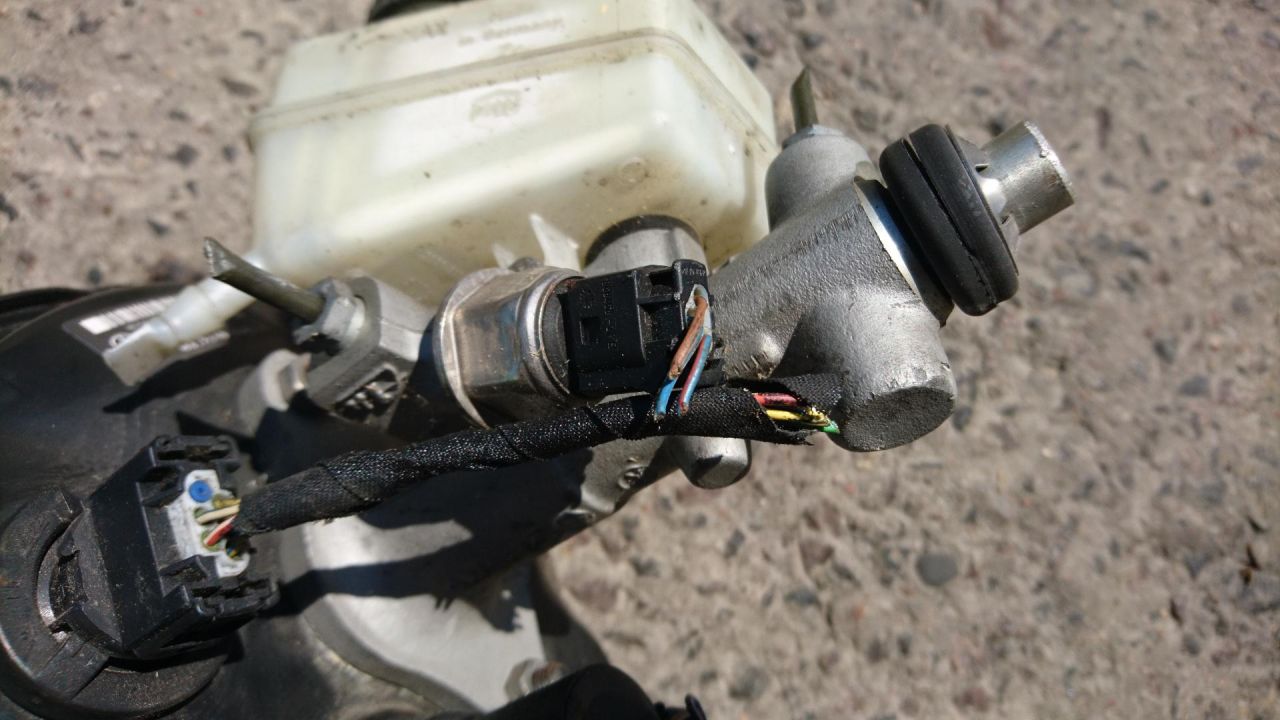 цилиндр тормозной главный Mercedes-Benz SLK-Класс R171 2006, 3.5 л., M 272.963, бензин, АКПП, серебристый, кабриолет - фото №1