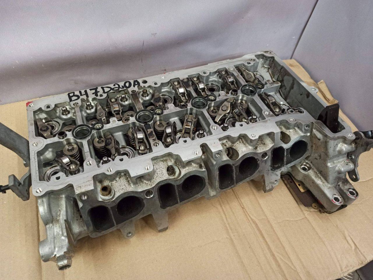 головка блока цилиндров BMW 2016, 2.0 л., B47 D20 A, дизель - фото №1