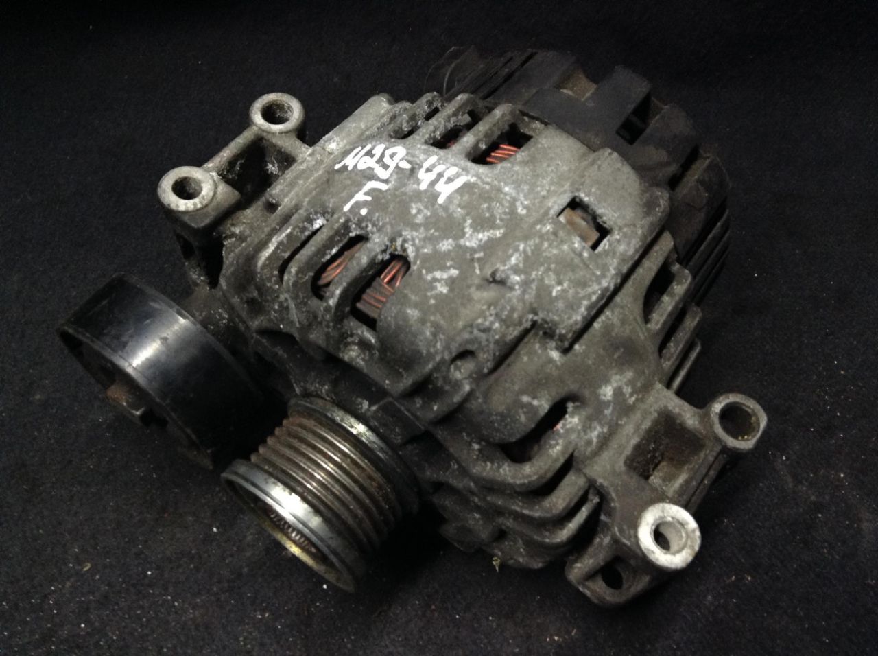 генератор BMW 3 серия E46 2000, 1.8 л., N42 B18 A, бензин, АКПП, седан, 7521385, 7521488 - фото №1