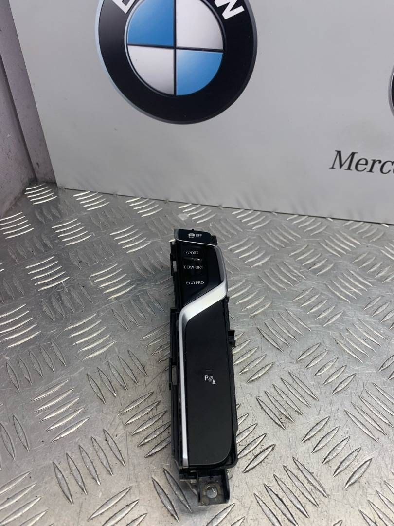 кнопка переключения режимов подвески BMW 5 серия G30/G31 2018, 2.0 л., B48 B20 A, бензин, задний привод, правый руль, 6993924 - фото №1