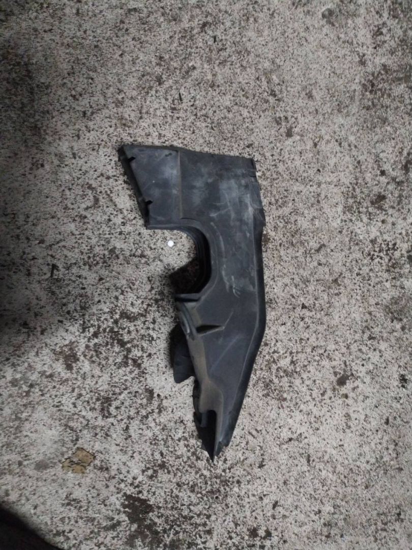 планка под капот BMW 2010, 7193413 - фото №1