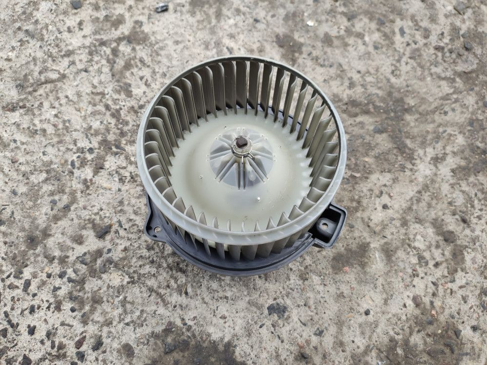 моторчик печки BMW Z4 E85 2003, 3.0 л., бензин, МКПП, черный, кабриолет, 6926215 - фото №1