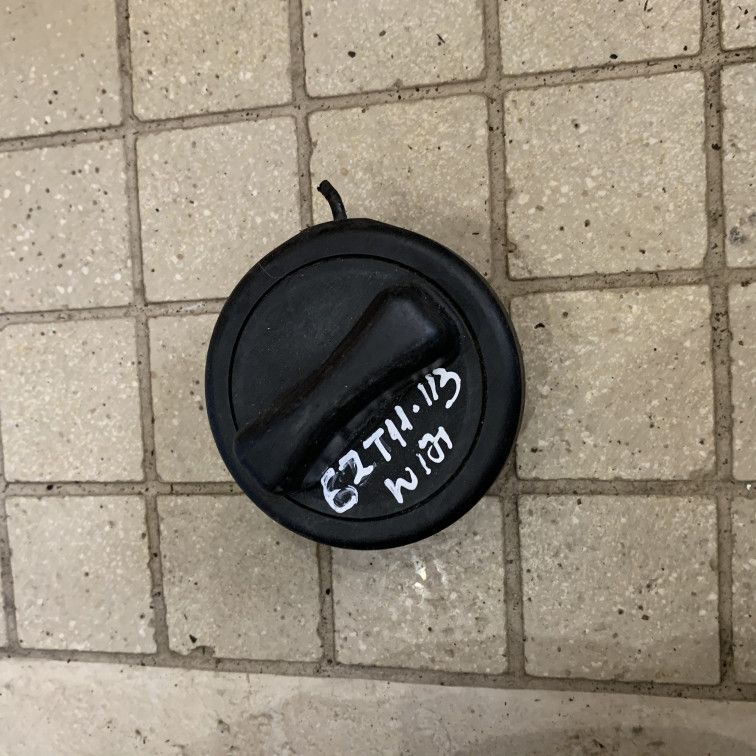 пробка топливного бака Mercedes-Benz SLK-Класс R171 2006, 3.5 л., M 272.963, бензин, АКПП, серебристый, кабриолет, A2204700705, 2204700705 - фото №1