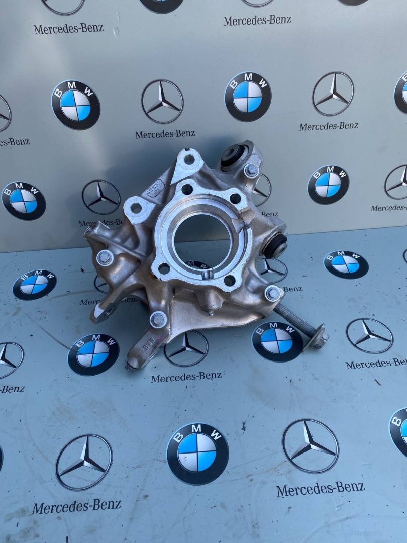 кулак задний правый BMW 2024, 6879752 - фото №1