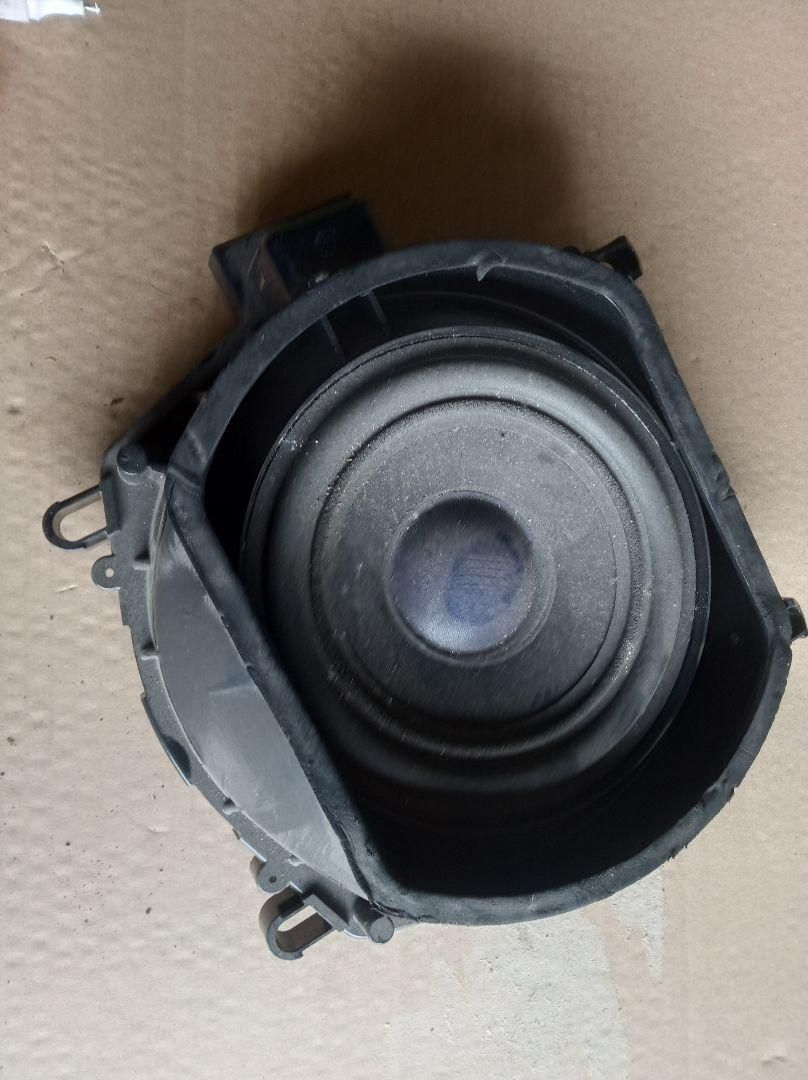 сабвуфер BMW X6 E71/E72 2009, 3.0 л., дизель, АКПП, внедорожник 5 дв., 65139112493 - фото №1