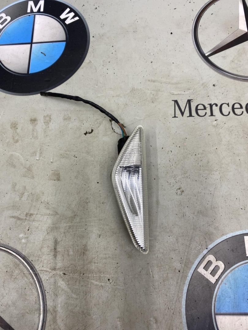 повторитель поворота на крыле BMW X3 F25 2011, 3.0 л., N52 B30, бензин, 7267977 - фото №1