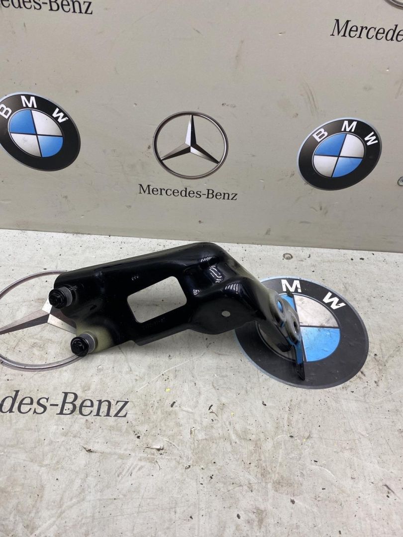 Крепления ( кронштейн ) крыла передний левый BMW 2023, 3.0 л., B58 B30 A, бензин, 475, 7472597 - фото №1