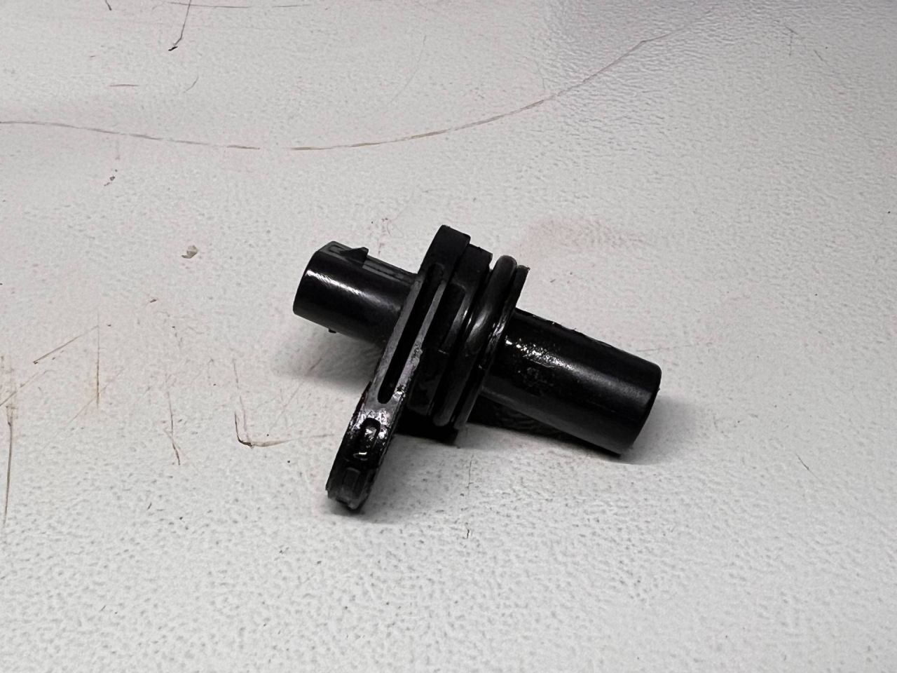 датчик распредвала BMW X1 F48 2018, 2.0 л., бензин, 8644374 - фото №1