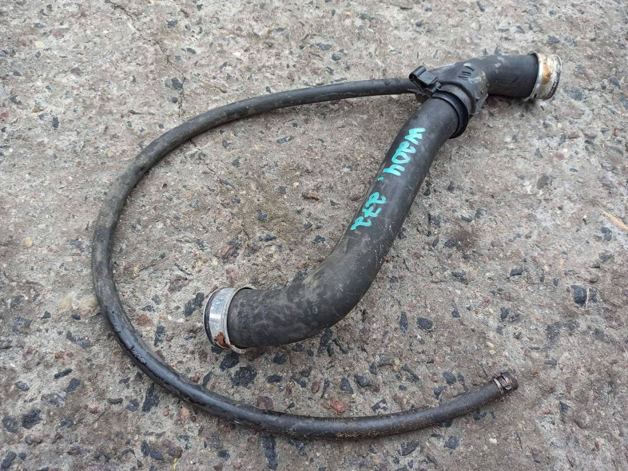 патрубок радиатора Mercedes-Benz C-Класс W204/S204 2009, 3.0 л., M 272.948, бензин, A2045010382 - фото №1