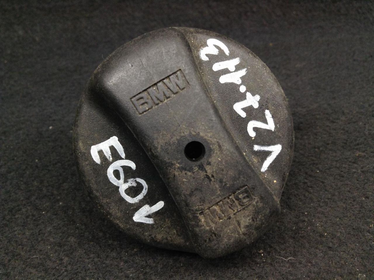 пробка топливного бака BMW 5 серия E60/E61 2005, 2.2 л., бензин, МКПП, седан - фото №1