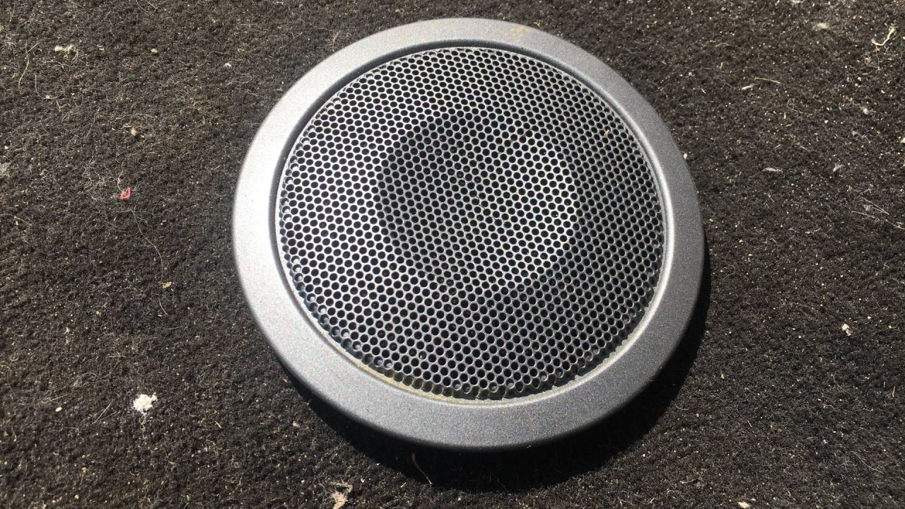 сетка на динамик BMW Z4 E85 2004, 3.0 л., бензин, АКПП, кабриолет, 7029173 - фото №1