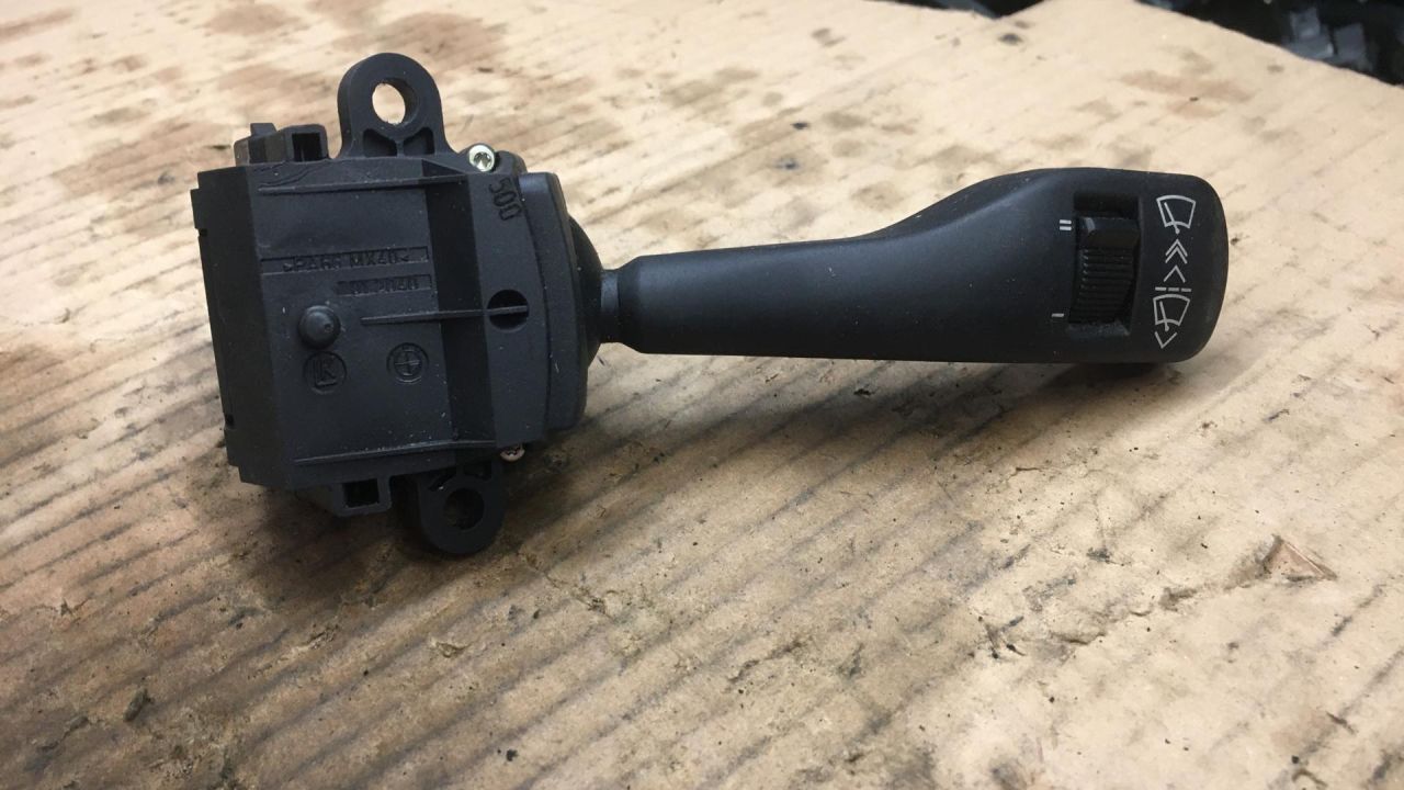 переключатель дворников BMW 5 серия E39 2000, 2.5 л., бензин, АКПП, седан, 8363664 - фото №1