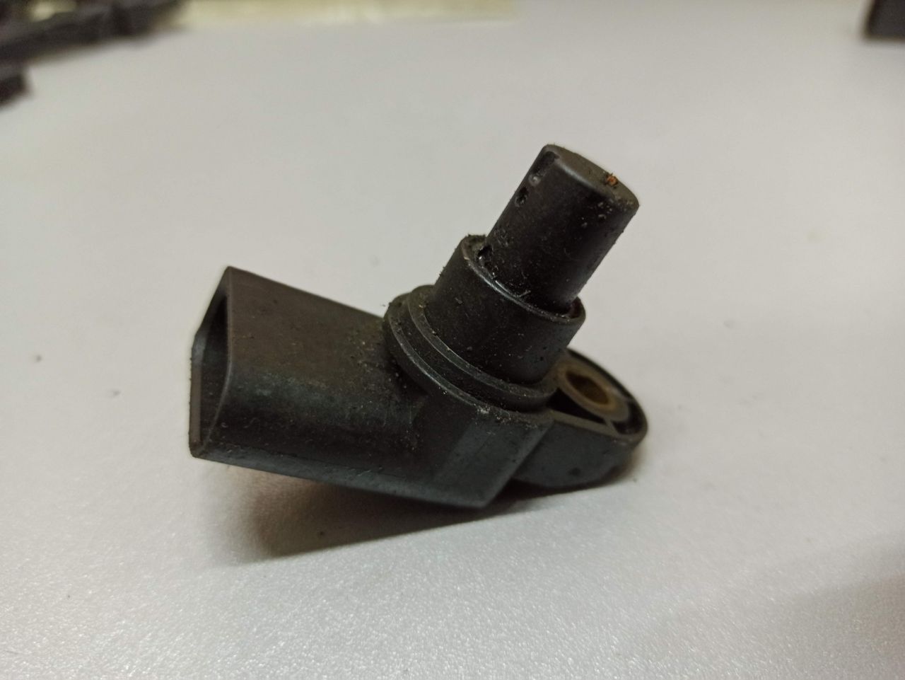 датчик распредвала BMW 5 серия E60/E61 2006, 2.0 л., дизель, 2249320 - фото №1